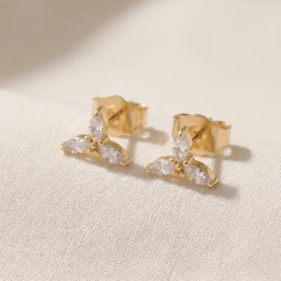 Certified 9Kt Yellow Gold Earrings with Lab Grown Diamond Certified 9Kt Yellow Gold Earrings with Lab Grown Diamond