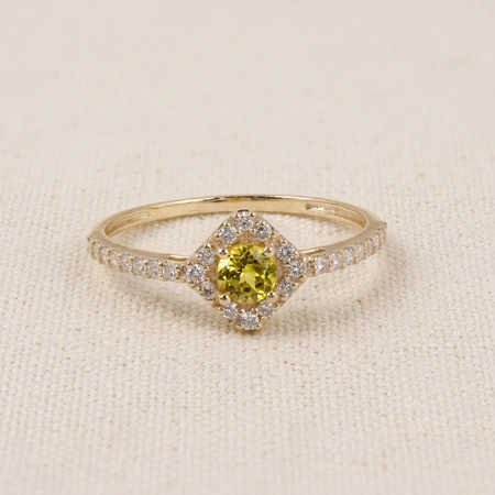 18Kt Gold Ring Lab Grown Diamond And Yellow Sapphire 18Kt Gold Ring Lab Grown Diamond And Yellow Sapphire